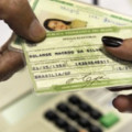 Quem não votou nas últimas eleições tem até hoje para regularizar situação Quem não votou nas últimas eleições tem até hoje para regularizar situação