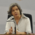 Ministra do STF suspende nova regra de distribuição dos royalties Ministra do STF suspende nova regra de distribuição dos royalties