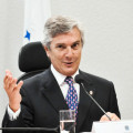Juiz diz que PF apreendeu com doleiro recibos de depósito em favor de Collor Juiz diz que PF apreendeu com doleiro recibos de depósito em favor de Collor