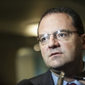 Cotado para ser novo ministro da Fazenda defende freio no Bolsa Família Cotado para ser novo ministro da Fazenda defende freio no Bolsa Família