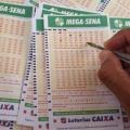 Mega da Virada distribui prêmio recorde a 17 apostas