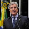 Alegando abuso de poder, Collor pede impeachment de Rodrigo Janot Alegando abuso de poder, Collor pede impeachment de Rodrigo Janot