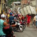Mãe e filho morrem atropelados por caminhão desgovernado em PE