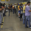 Agências bancárias abrem em horário especial nesta segunda (24)