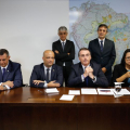 Bolsonaro anuncia decreto para caçadores e colecionadores de armas