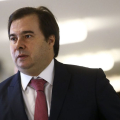 Mesmo sem apoio do governo, reforma tributária pode passar esse ano, diz Maia