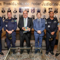 Presidente Fernando Tourinho recebe futuro capitão dos Portos de Alagoas