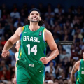 Brasil vence Letônia e se classifica para Paris 2024 no basquete